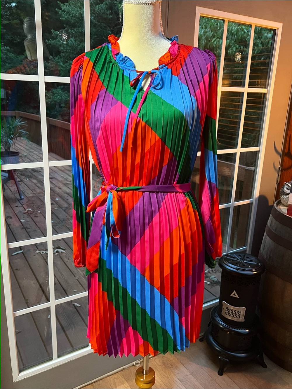 Vibrant Multi-Color Pleated Long-Sleeve Dress with Tie Waist small